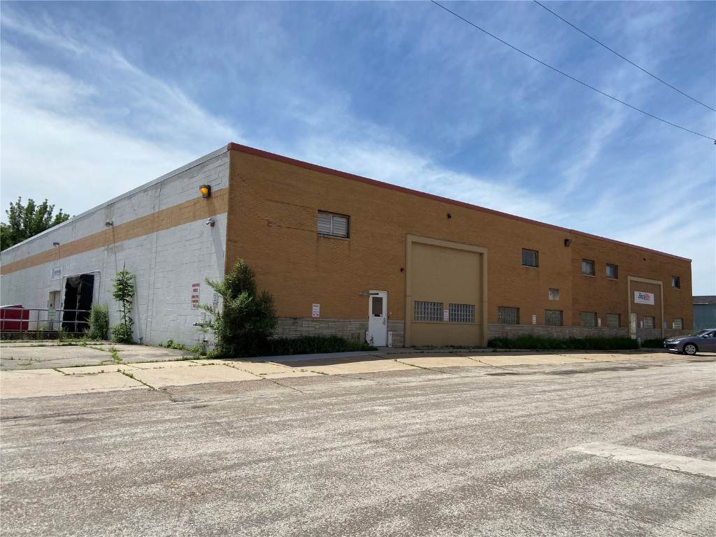 407 9th Avenue - Photo 1