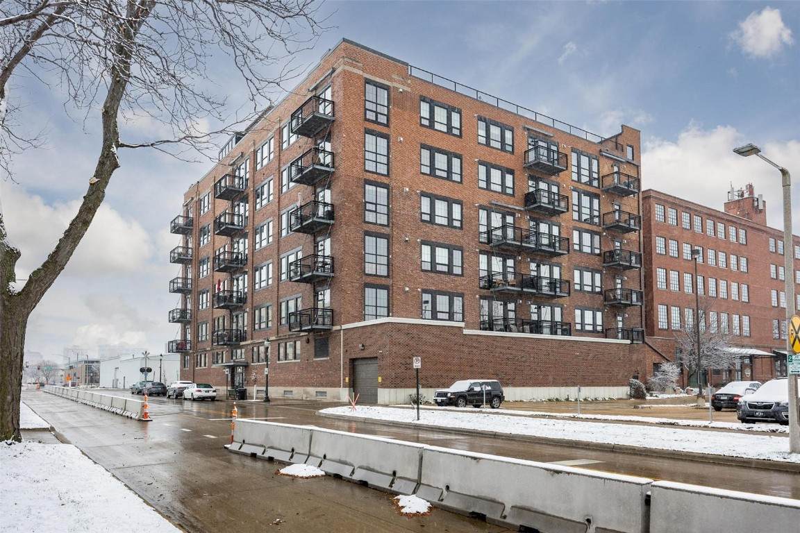 900 2nd Street - Photo 1