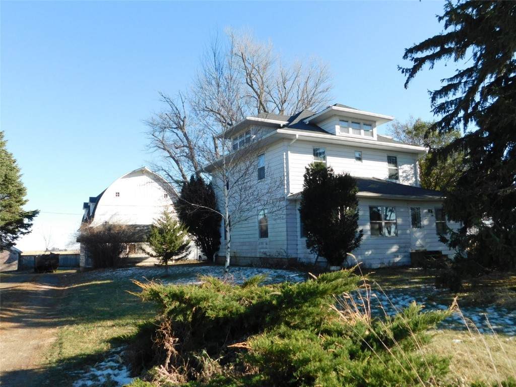 470 Fox Ave - Photo 1