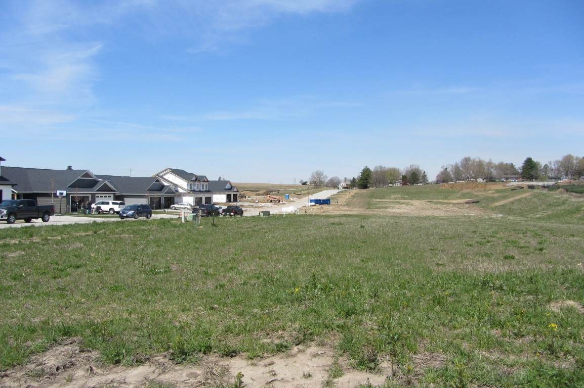 105 Dawson Drive - Photo 1
