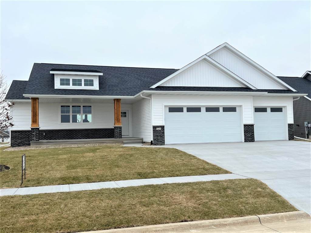 124 Eastview Ave - Photo 1