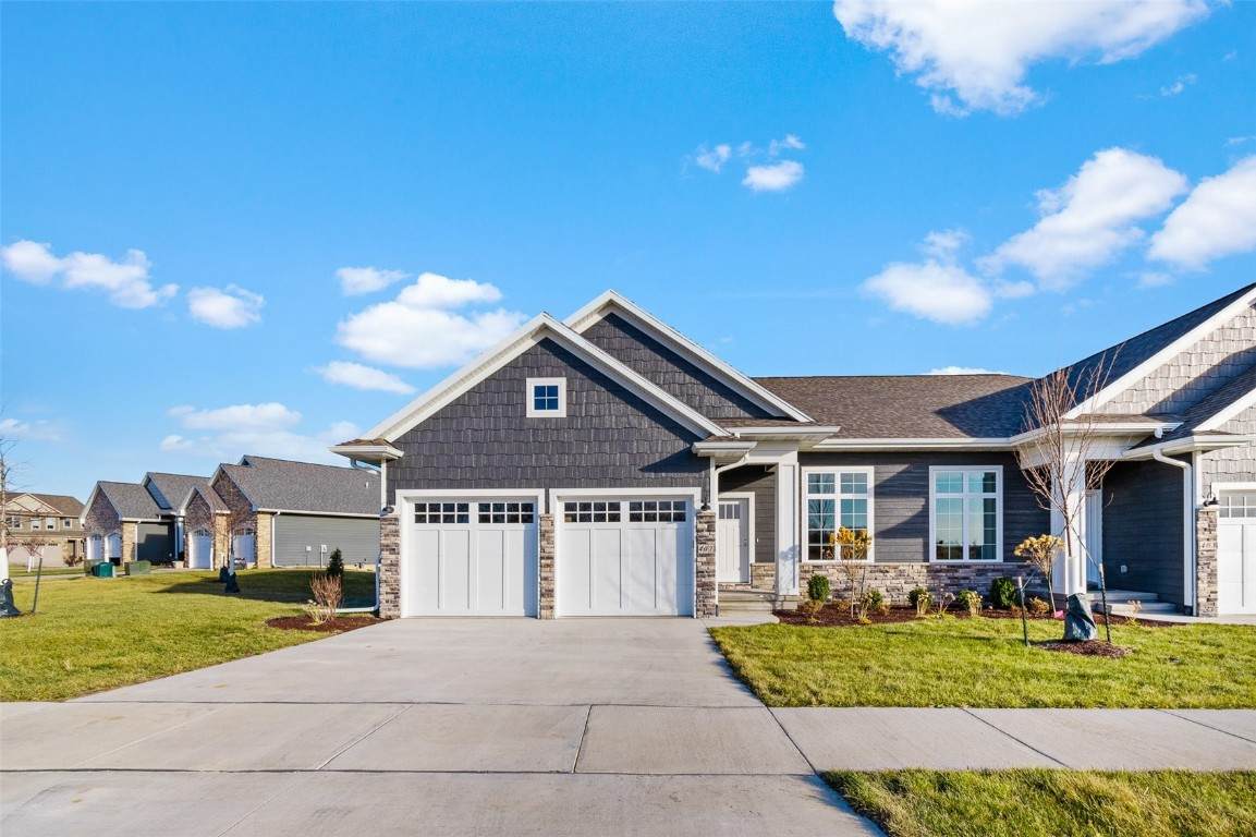 385 Hidden Ridge Drive - Photo 1