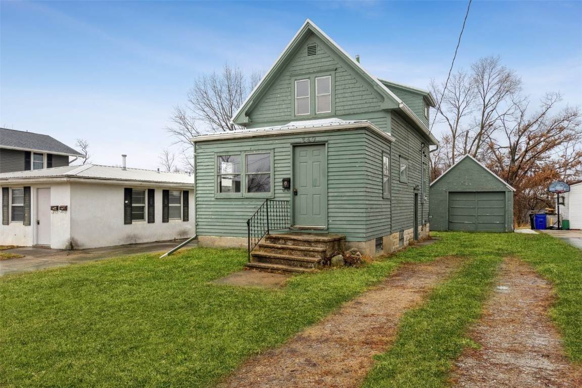 259 35th St Drive - Photo 1