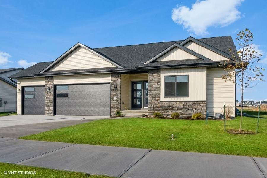 309 Ridgeway Drive - Photo 1