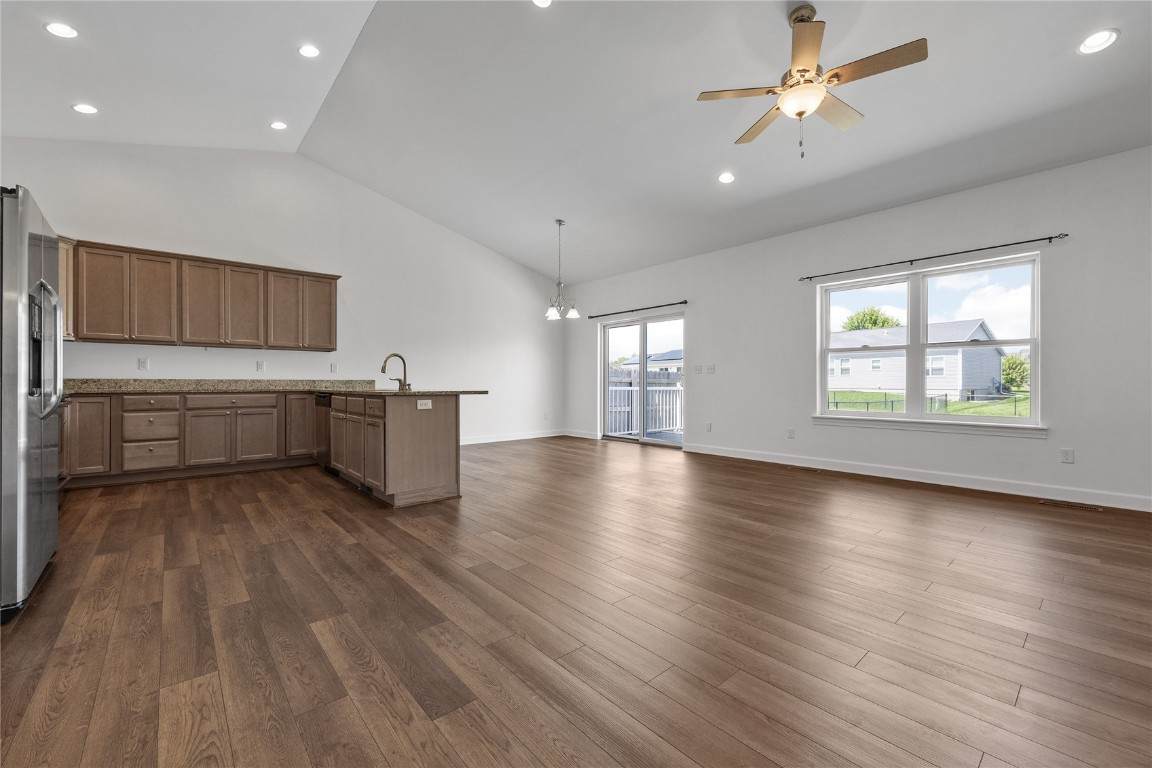 963 Commercial Street - Photo 1