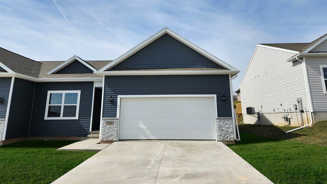 614 Magnolia Way - Photo 1