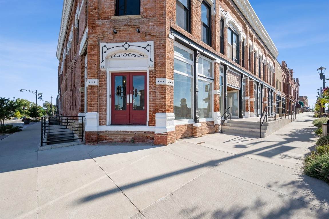 1000 7th Avenue - Photo 1