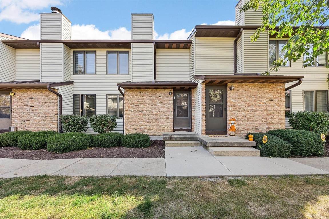 1145 Cambria Court - Photo 1