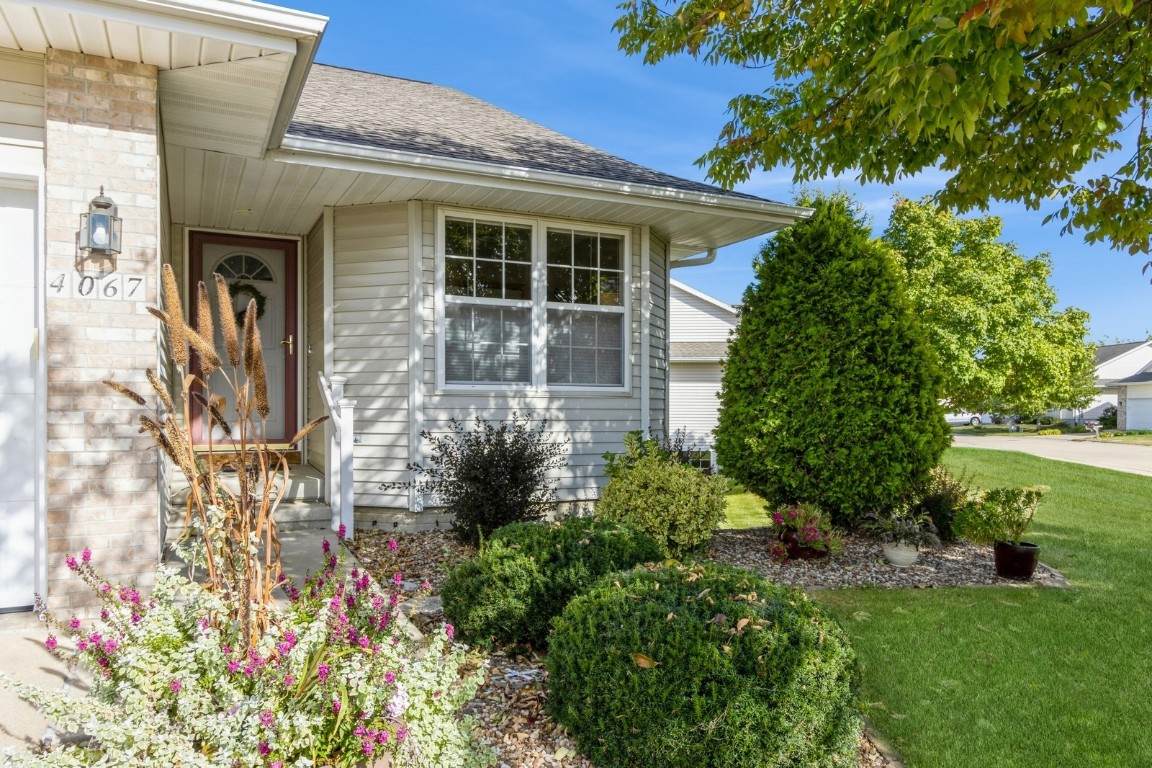 4067 Lakeview Drive - Photo 1