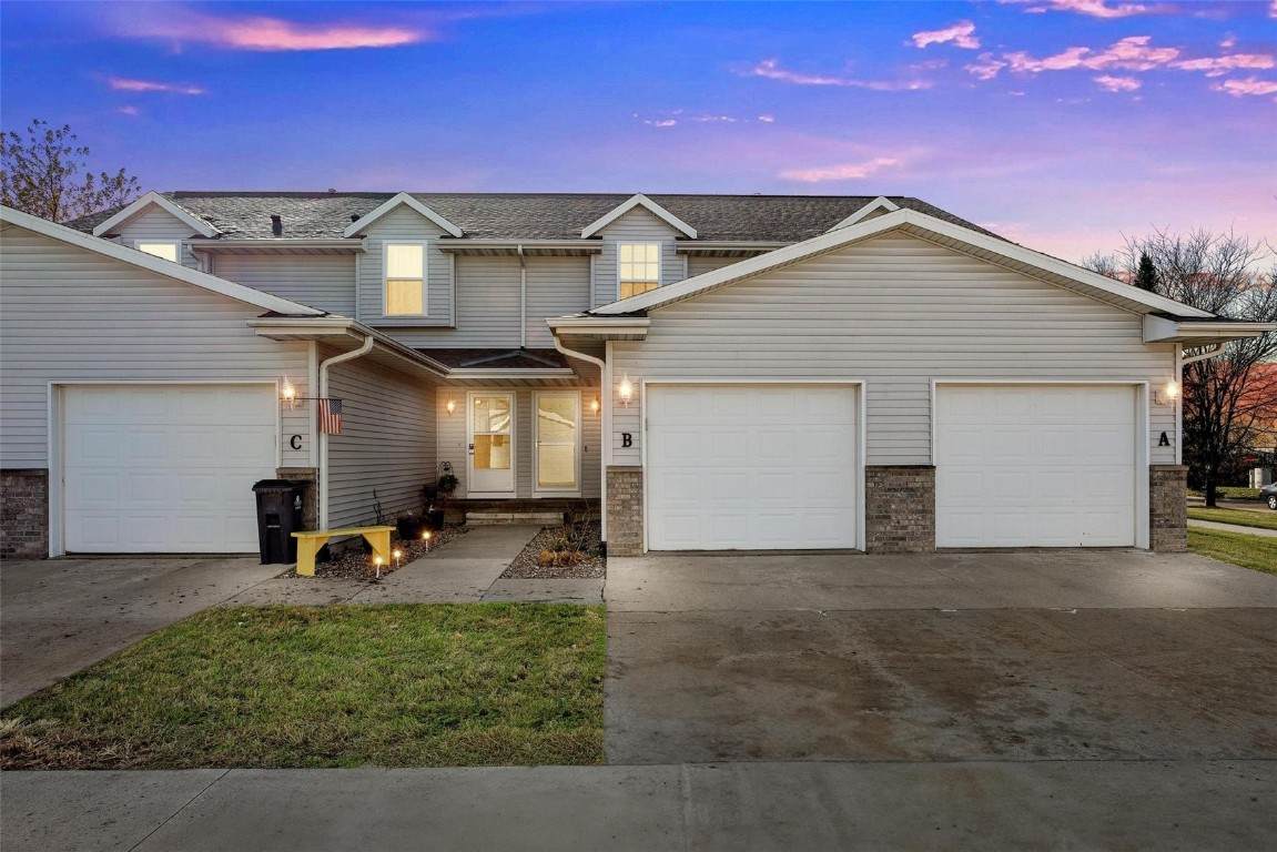 3415 Queen Drive - Photo 1