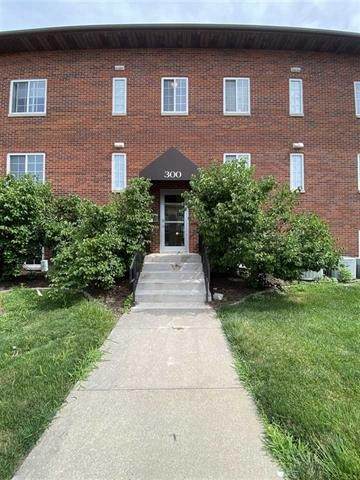 300 Grandview Court - Photo 1