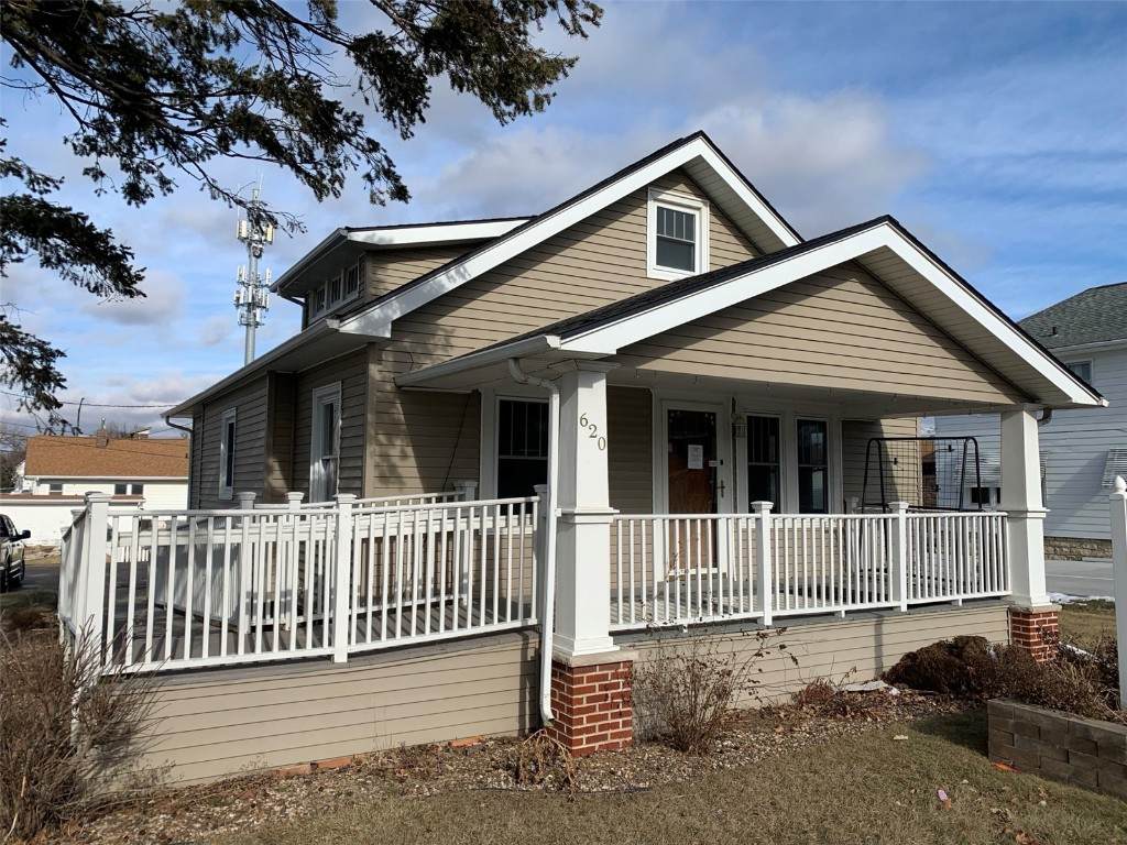 620 7th Avenue - Photo 1