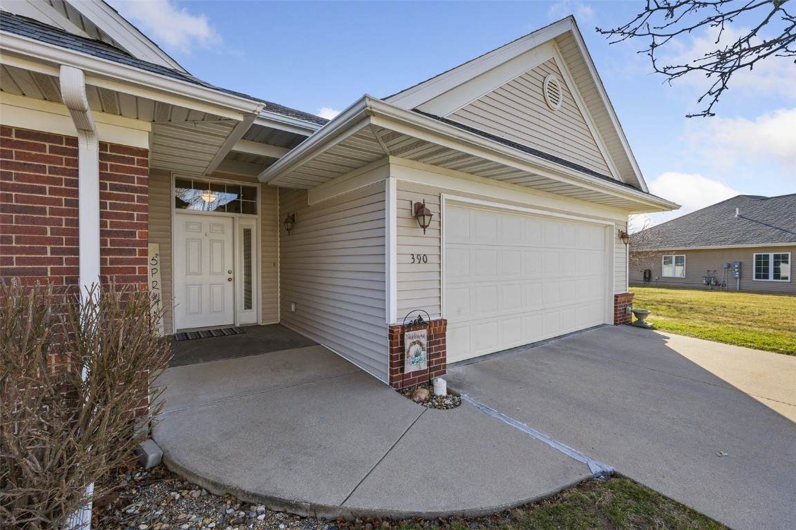 390 Paddock Circle - Photo 1