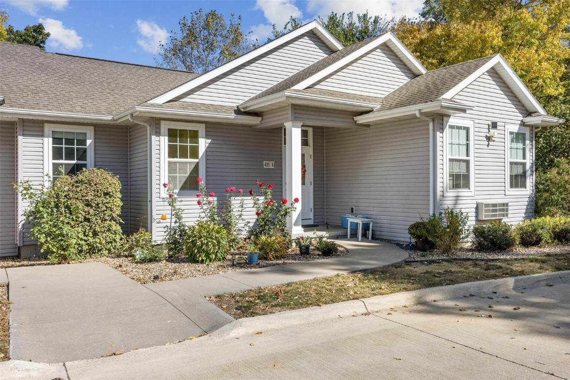 https://bt-photos.global.ssl.fastly.net/cedarrapids/orig_boomver_1_2502103-2.jpg