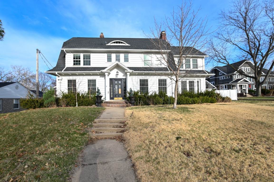 510 Knollwood Drive - Photo 1