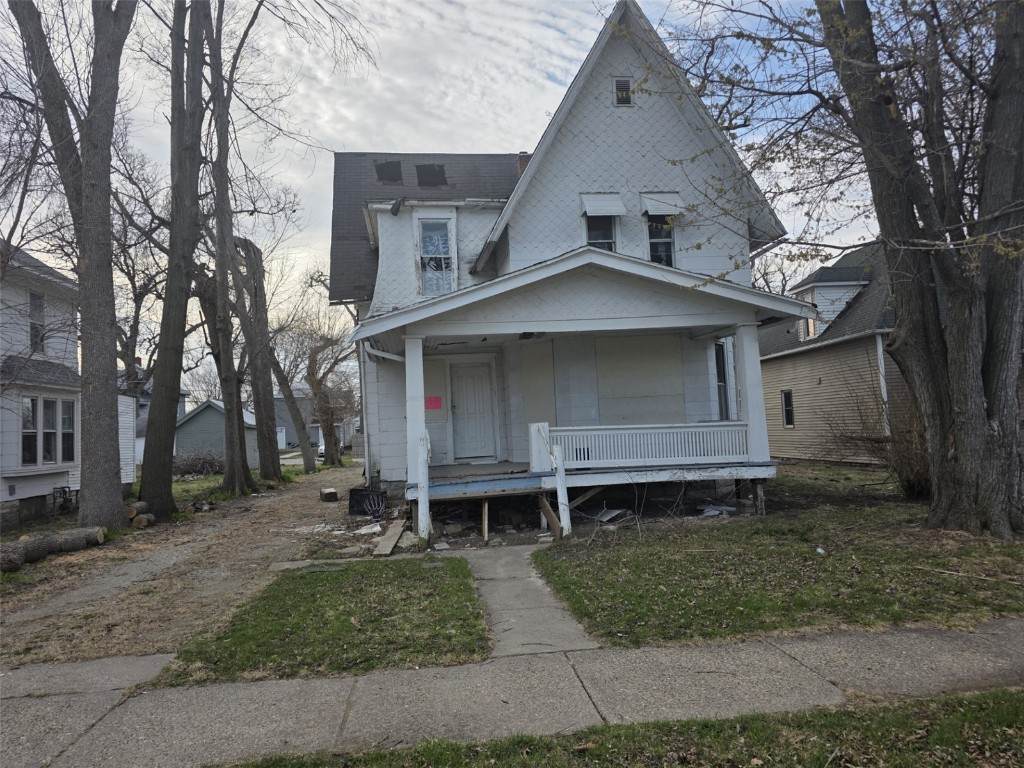 1623 C Avenue - Photo 1