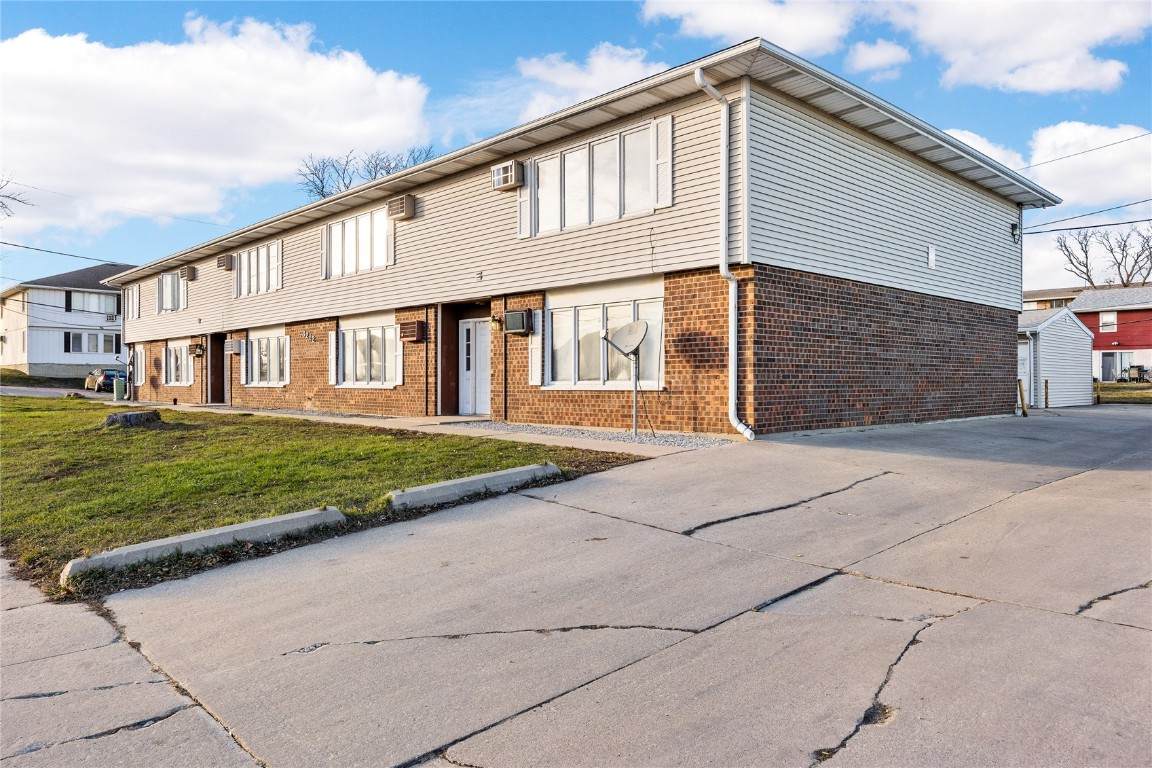 3212 Wilson Avenue - Photo 1