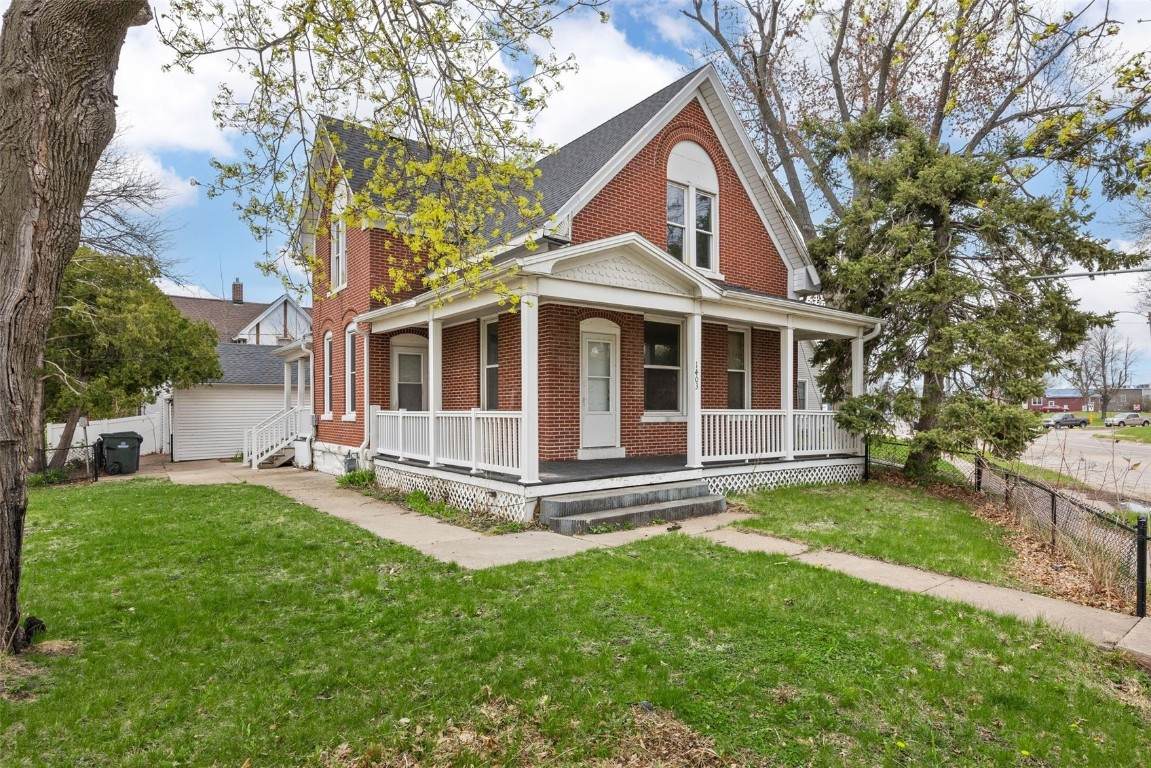 1403 C St - Photo 1