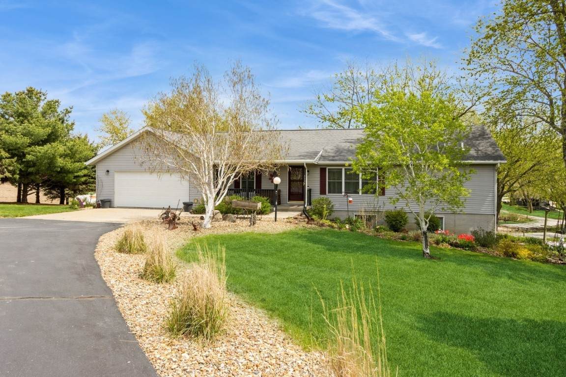 3334 Black Hawk Ave - Photo 1