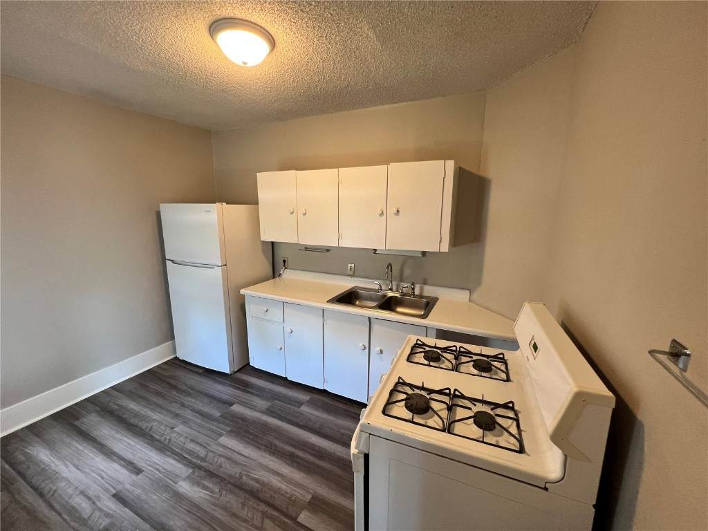 https://bt-photos.global.ssl.fastly.net/cedarrapids/orig_boomver_1_2503566-2.jpg