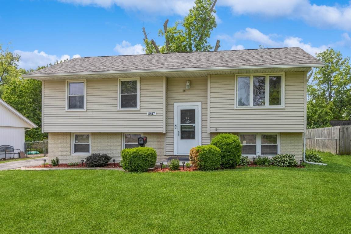 5817 Underwood Avenue - Photo 1
