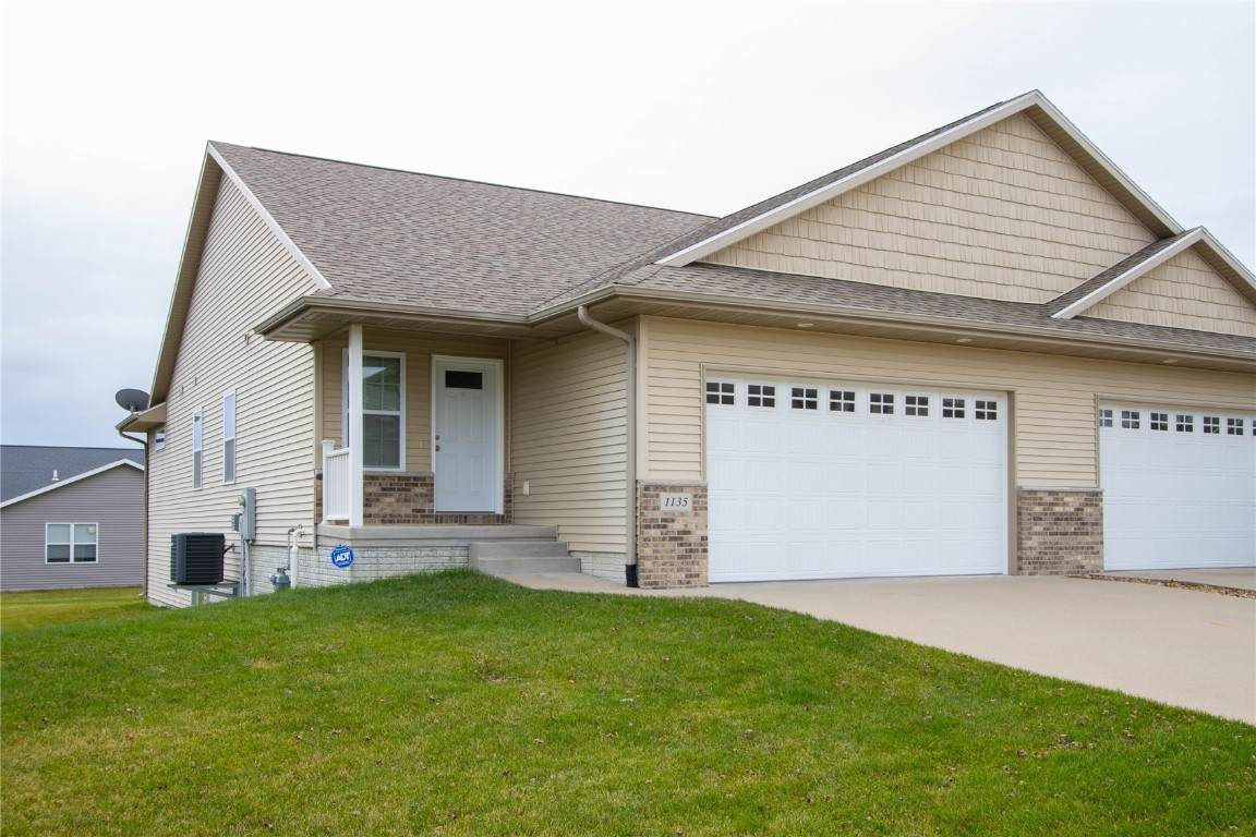 1135 Redbud Avenue - Photo 1