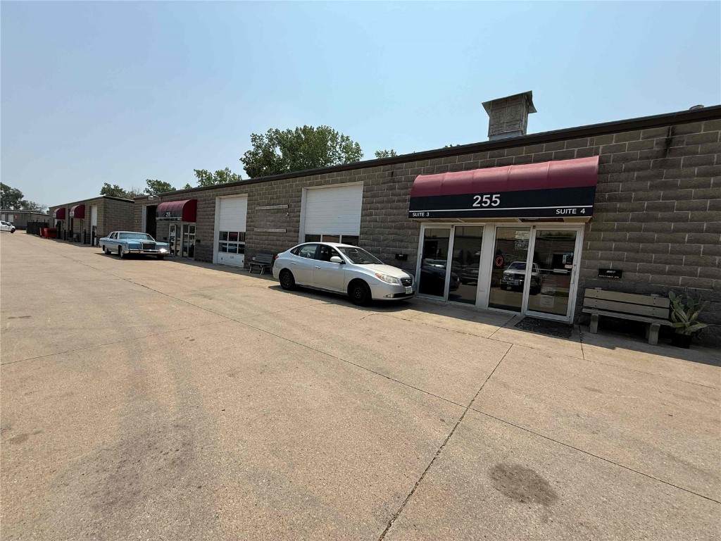 255 Classic Car Court - Photo 1
