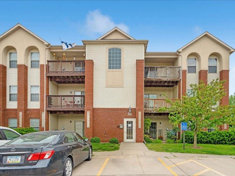 805 Blue Sky Drive - Photo 1