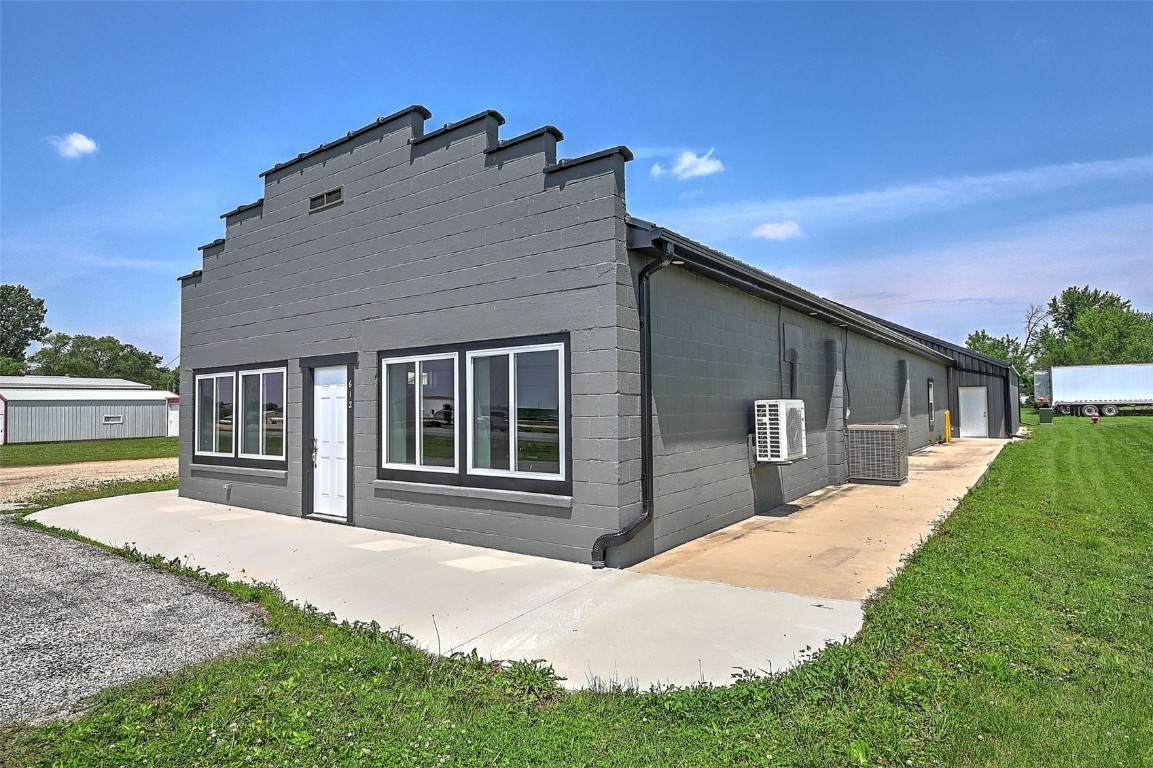 612 Front St - Photo 1