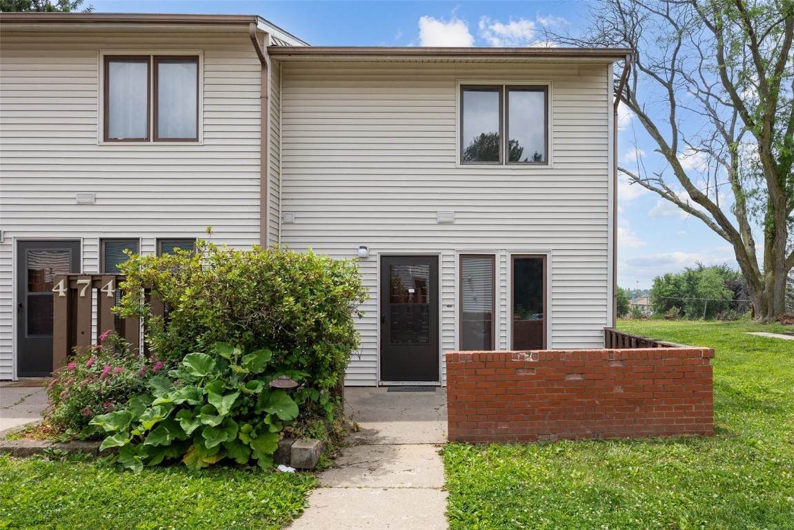 478 Hawaii Court - Photo 1