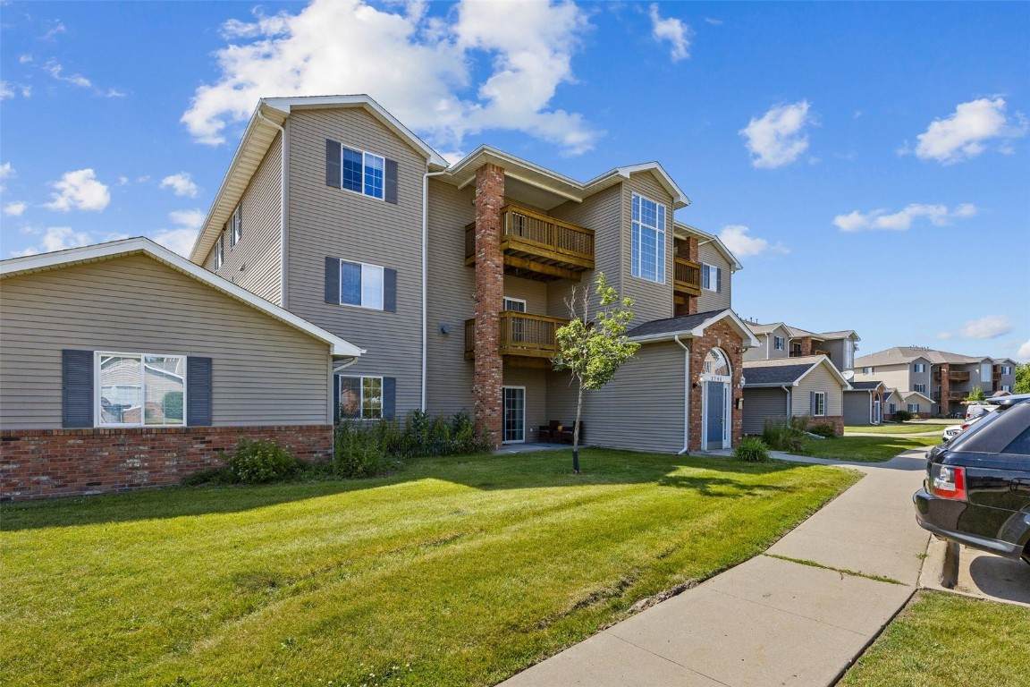 https://bt-photos.global.ssl.fastly.net/cedarrapids/orig_boomver_1_2504570-2.jpg