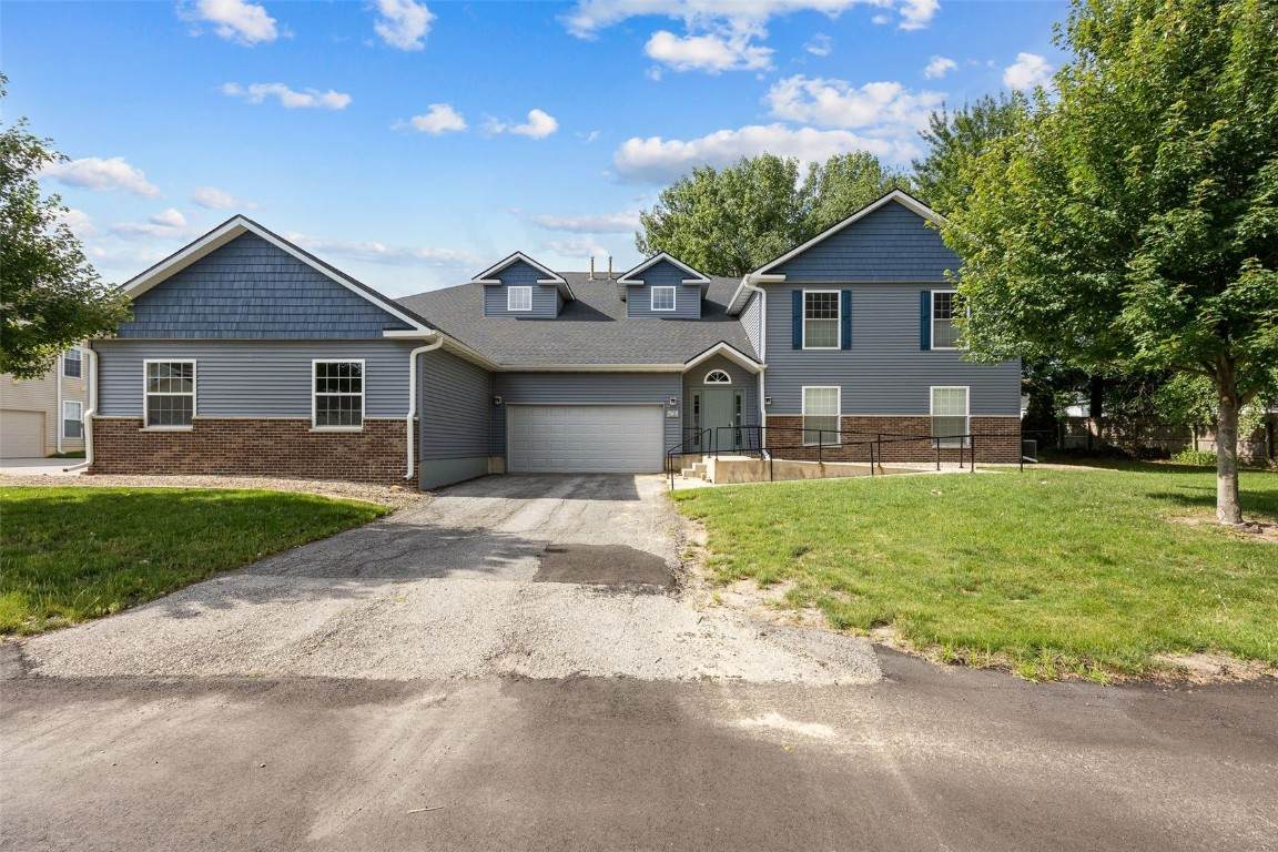 4725 Westchester Dr Ne - Photo 1