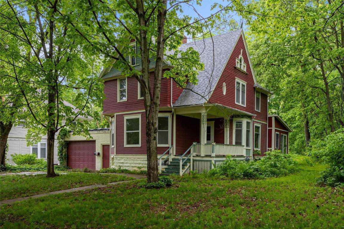 320 College Boulevard - Photo 1