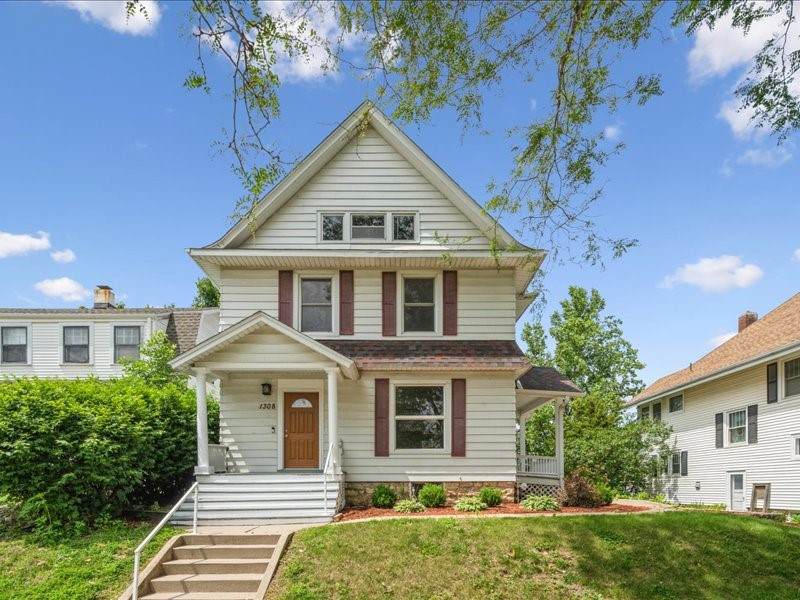 1308 A Ave - Photo 1