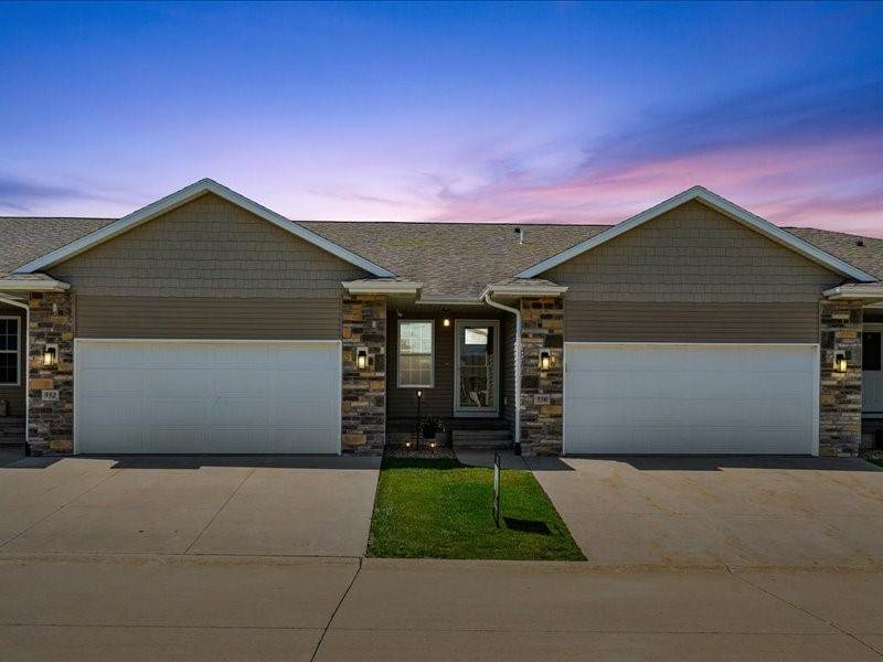 550 Meadow Oak Circle - Photo 1