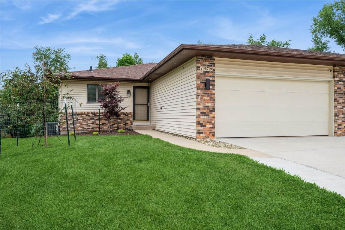 1579 Matterhorn Dr. - Photo 1
