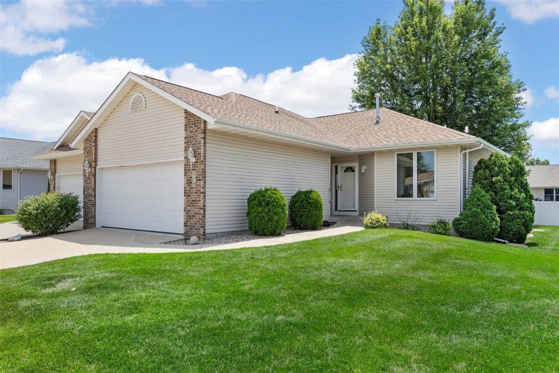 819 Winterberry Place - Photo 1