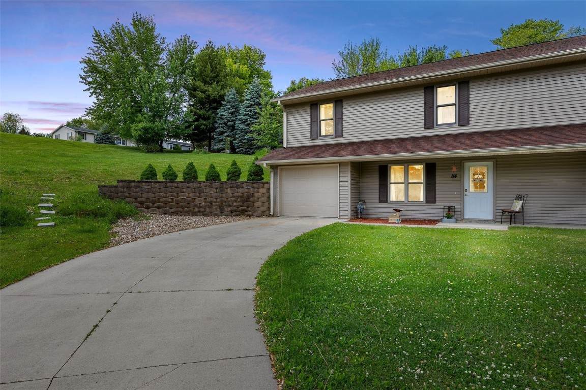 114 Therese Avenue - Photo 1