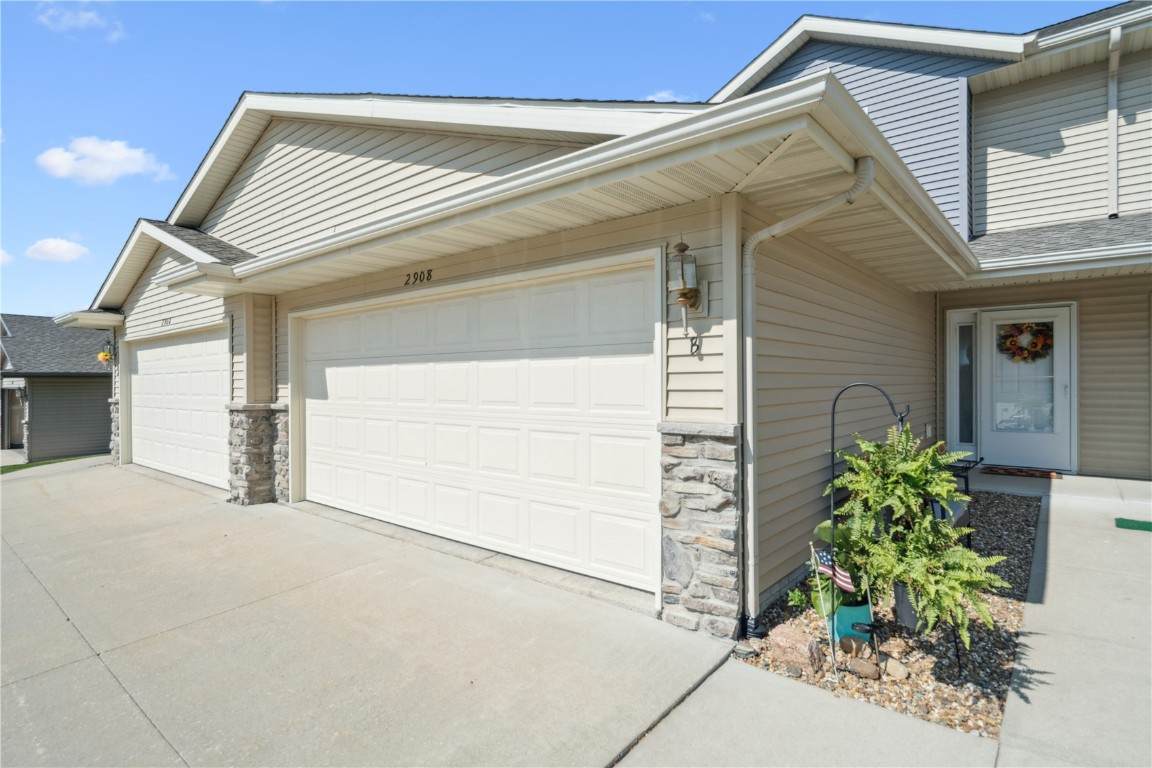 https://bt-photos.global.ssl.fastly.net/cedarrapids/orig_boomver_1_2505911-2.jpg