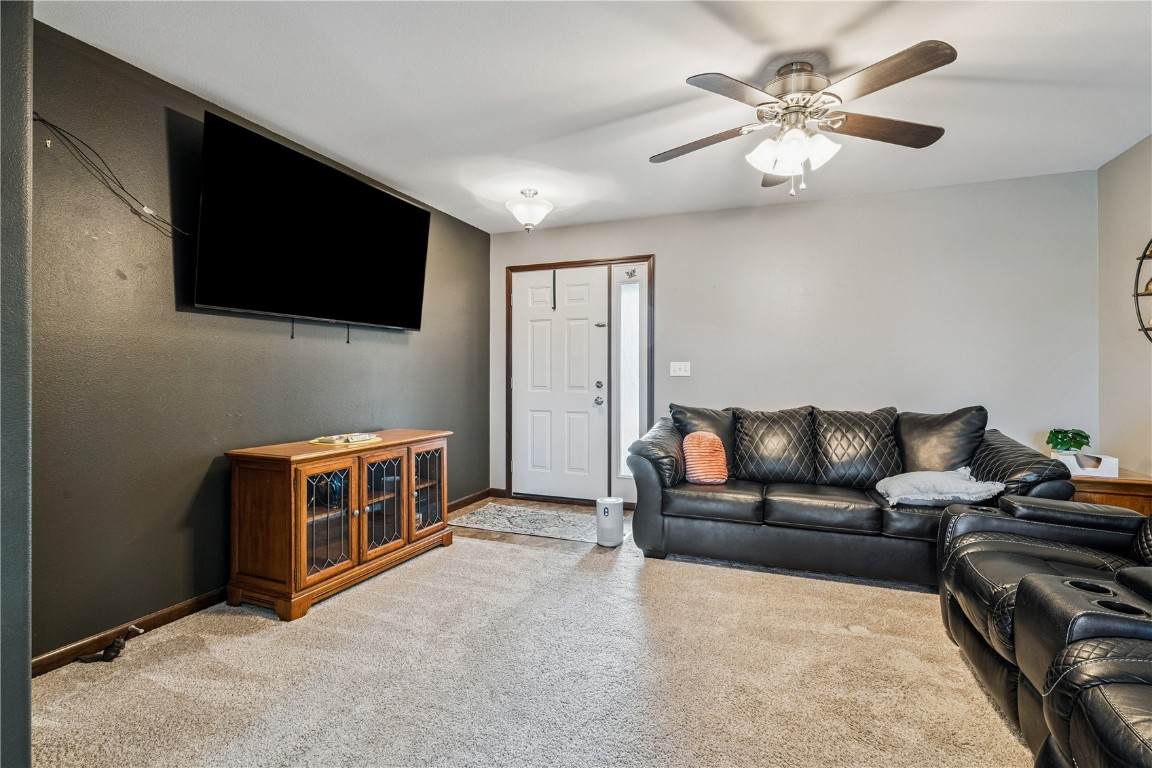 https://bt-photos.global.ssl.fastly.net/cedarrapids/orig_boomver_1_2505911-2.jpg