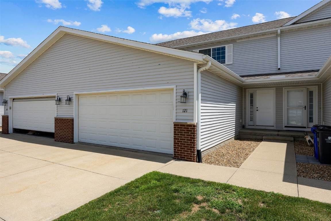 121 Woodstone Lane - Photo 1