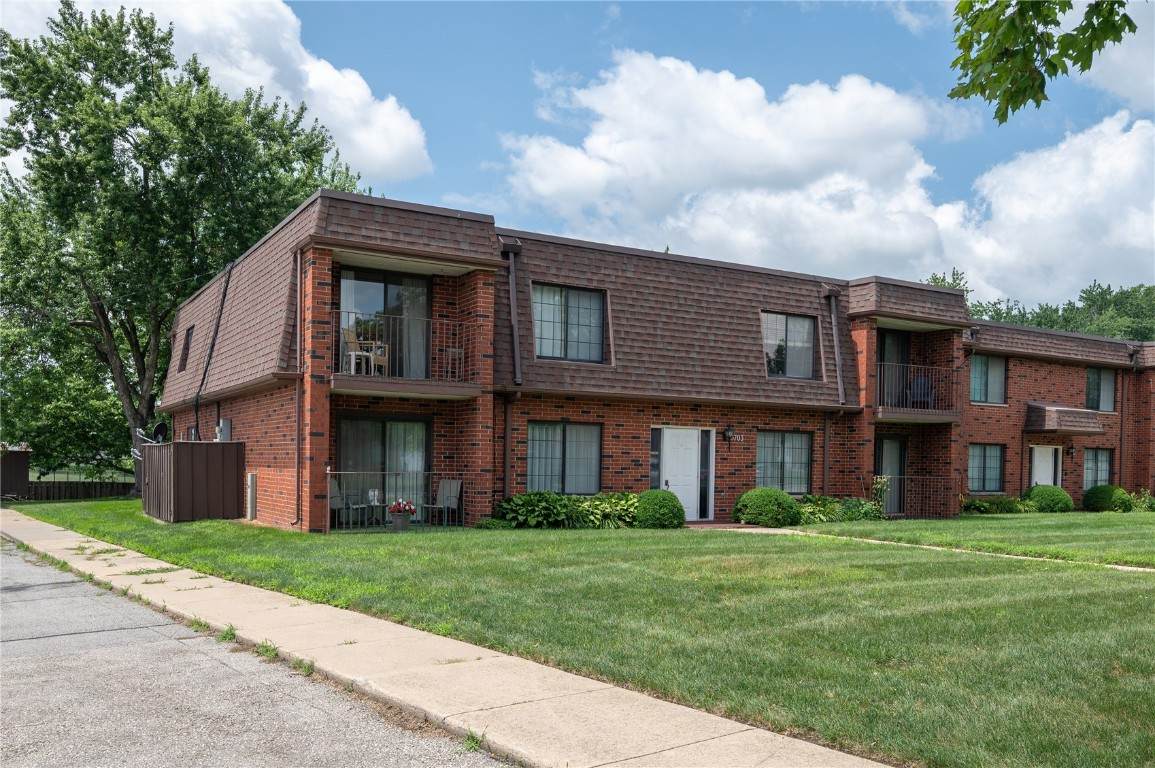 5703 Golden Court - Photo 1