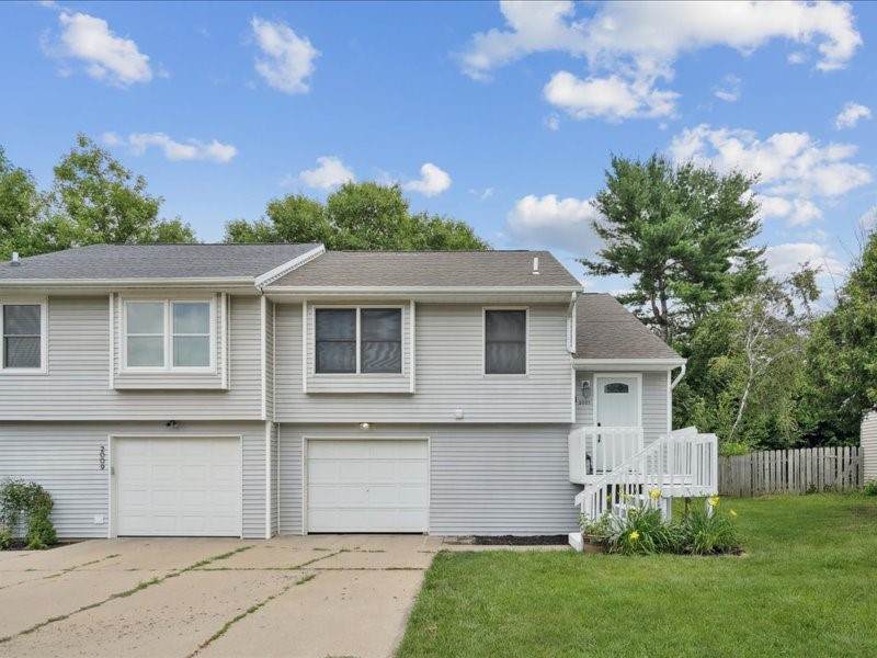 2007 South Ridge Dr - Photo 1