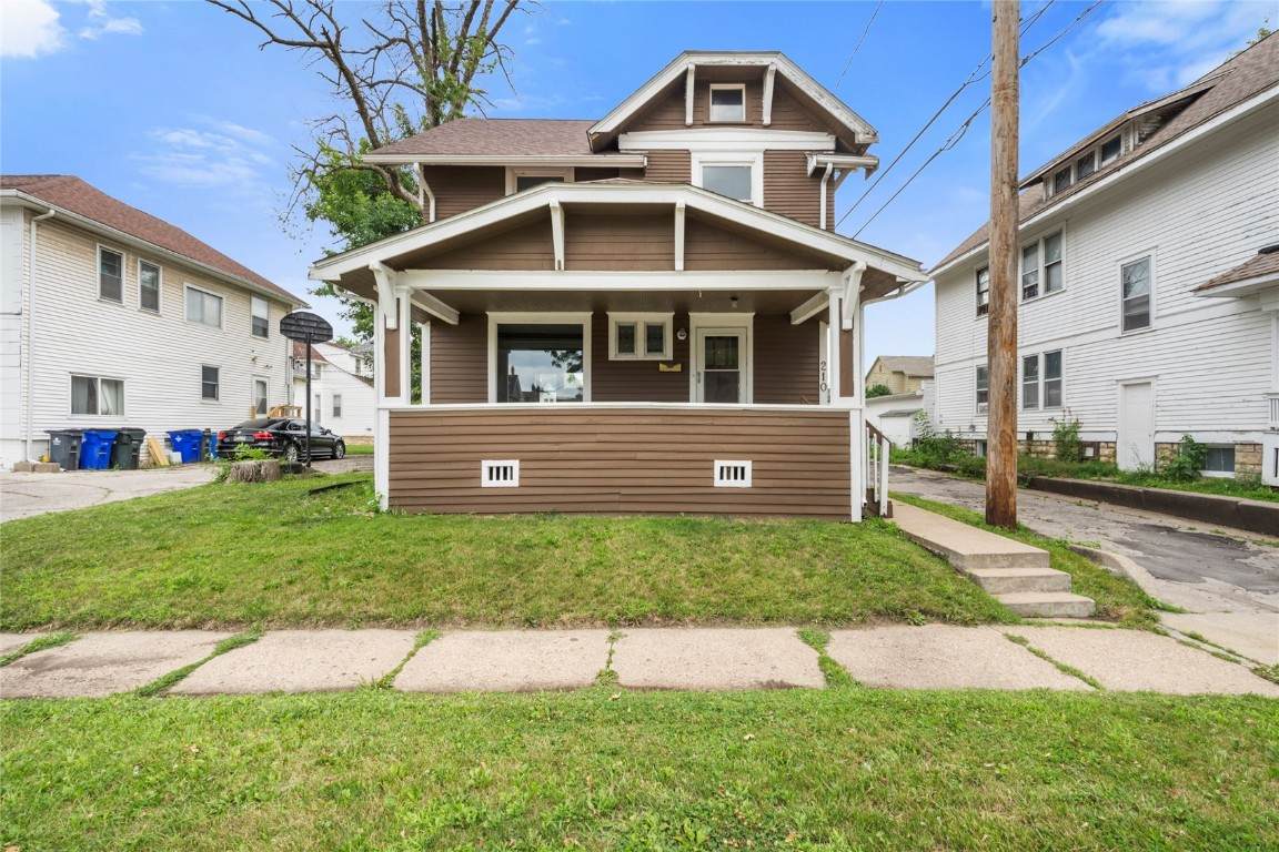 210 16th Street - Photo 1