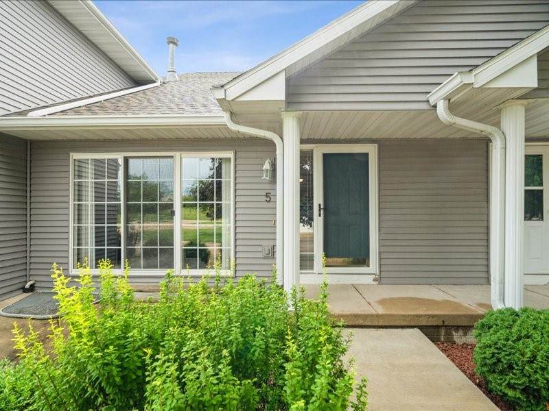 935 74th Street - Photo 1