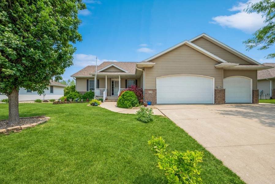 608 Ridgeview Way - Photo 1