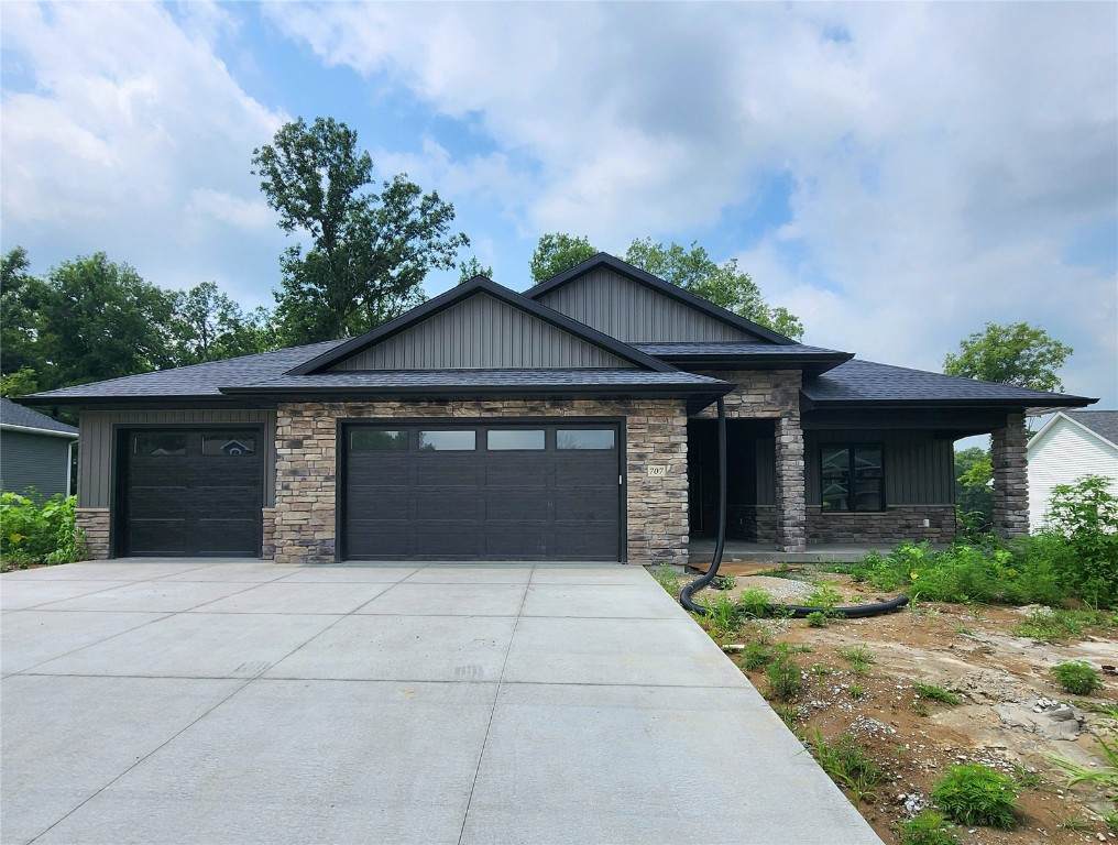 707 Owen Court - Photo 1