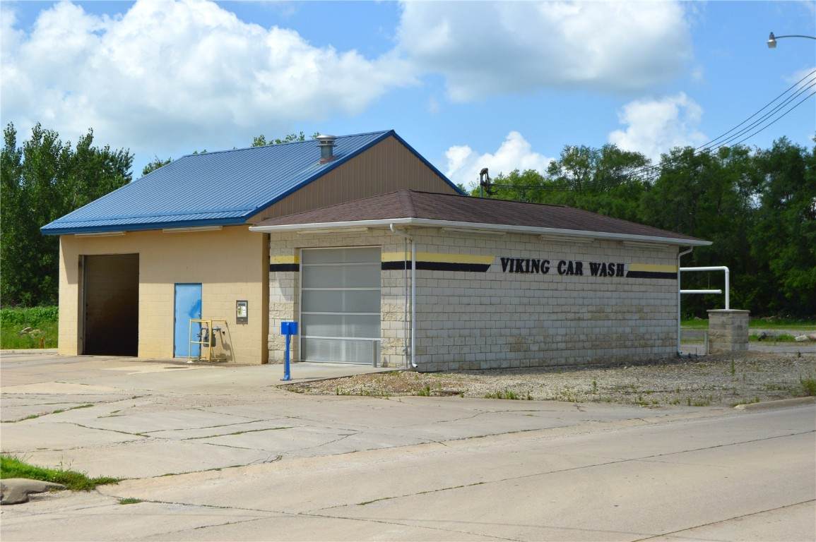 614 4th Street - Photo 1