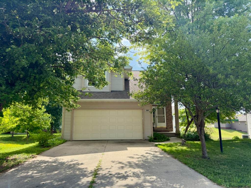 580 Avalon Place - Photo 1