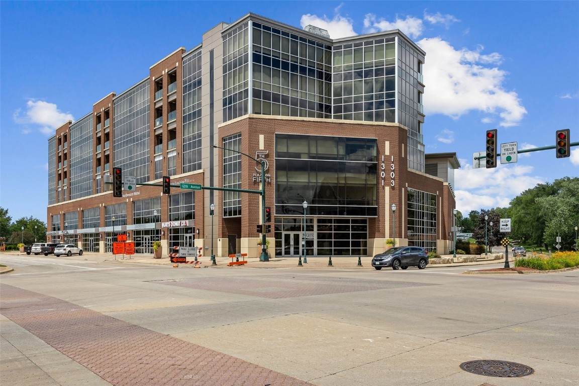 1303 5th St - Photo 1